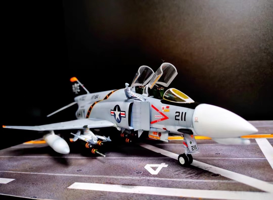 1/48 अमेरिकी वायु सेना F-4J फैंटम II VF-84 चित्रित तैयार उत्पाद, प्लास्टिक मॉडल, हवाई जहाज, तैयार उत्पाद