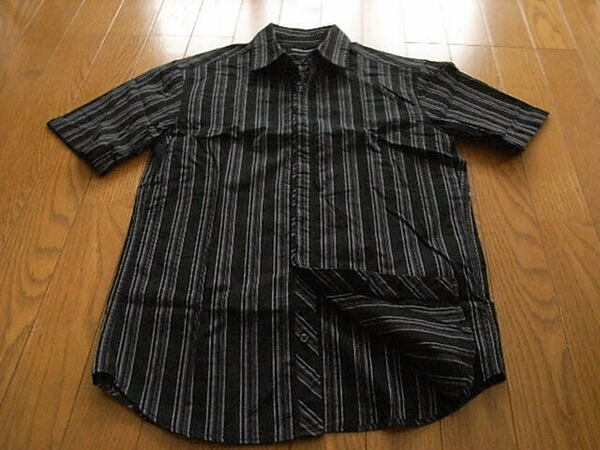 ボイコット　かっこいい半袖ドレスシャツ　ブラック＆ネイビー　ストライプ　サイズ２（M程度）
