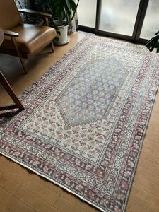 春らしい淡い色合いのヴィンテージ手織りカイセリ絨毯/134×223/大判でアンティーク家具にも合います！/トルコ絨毯のある生活素敵です！