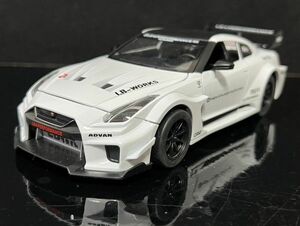 日産 GTR 1/24 ミニカー 白 ニッサン H166