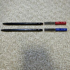 コクヨKOKUYO鉛筆シャープ 0.7mm 0.9mm 本体 替芯 セット 黒 ブラック