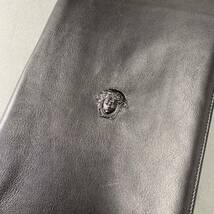 Hb6 イタリア製 GIANNI VERSACE ジャンニヴェルサーチ ネクタイケース ネクタイハンガー レザーケース ブラック 黒 メデューサ 服飾雑貨_画像7