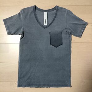 アタッチメントATTACHMENTビンテージ加工ＶネックTシャツ