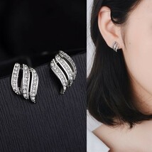 ★ オシャレ キラキラ ピアス ☆ ジュエリーイヤーカフ 耳飾り イヤリング レディース 可愛い アクセサリー 両耳用 銀 a2_画像1