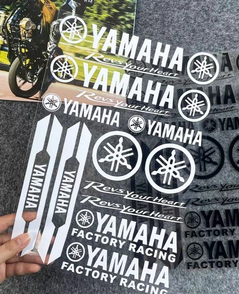 ヤマハ音叉銀白反射防水材YAMAHAレーシングバイクステッカーデカール20*29cm グッズセット ステッカーセット