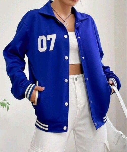 最終お値下げです。 SHEIN EZwear文字パッチ ストライプトリムドロップショルダージャケット