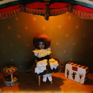 ピエロ婦人　サーカス　創作人形　ミニチュア　ドールハウス