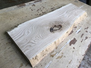 オープン記念☆彡送料無料！！【S274C】栗 605×～230×33㎜ 板材 乾燥材 木工 DIY 材木 天然木 無垢材 《銘木すずめや》