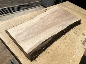 送料無料！！【S310C】胡桃 692～700×～350×32㎜ 板材 乾燥材 木工 DIY 材木 天然木 無垢材 《銘木すずめや》