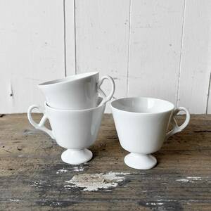 2個set 足付き小 デミカップ デットストック 白磁 陶器　検: 白 コーヒー 珈琲 ティーカップ デザートカップ カフェ レトロ アンティーク