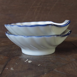 2個セット ブルーラインシェル 小皿 白磁 デットストック 1970年代貿易用 検: 貝 パン 小鉢 取り皿 レトロ 陶器 アンティーク ビンテージの画像5