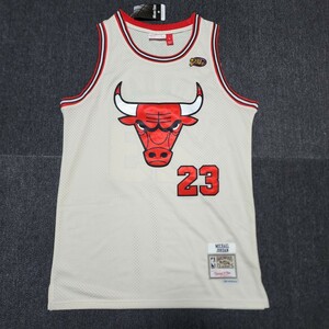 新品　シカゴ・ブルズ　JORDAN選手　バスケットシャツ　ゲームシャツ　バスケットユニフォーム　クリーム色　サイズL　Bulls