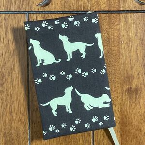 新書判用　シルエットドッグ柄　犬柄　ブックカバー☆ハンドメイド 