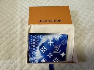 入手困難　新品・未使用品　LOUIS VUITTON二つ折り財布 M81804 MONOGRAM BANDANA BLEU