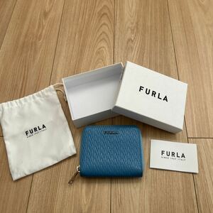 FURLA 二つ折財布　青色