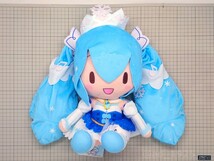 SNOW MIKU 2019 (雪ミク2019) スペシャルふわふわぬいぐるみ ／ SEGA 初音ミク プライズ品 タグ付き(全長約30cm)【紙タグ経年劣化有り】_画像1