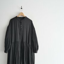 2023AW / maison de soil メゾンドソイル / WOOL COTTON SILK PLAIN BANDED COLLAR SHIRT DRESS ワンピース 1 / INMDS23744 / 2401-0508_画像2