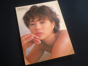 『井川遥 PREMIUM 1998～2001』写真集 2001年11月30日第1刷発行