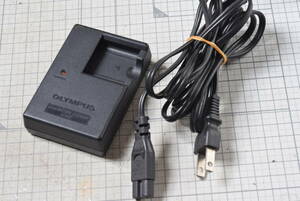 ＃661　目視点検・導通試験　BATTERY CHARGER　OLYMPUS純正　LI-40C