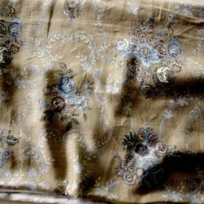 フランスヴィンテージ ヘビーリネン 青薔薇とロカイユと室内装飾用ファブリック 66x75cm 麻 生地 インテリア 布 アンティーク ローズ 花の画像7