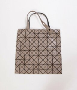 BAO BAO ISSEY MIYAKE◆バオバオ イッセイミヤケ　美品 プリズムマット トートバッグ　ベージュ