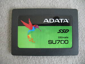 ジャンク ADATA SSD 240GB SU700 6Gb/s 7mm厚 使用時間6939 SATA3 2.5インチ 正常(100%)判定 中古 管2504