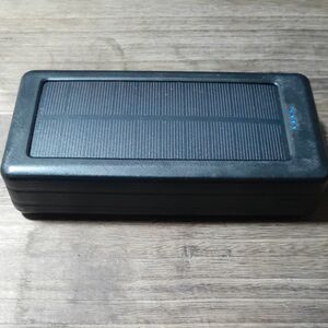 ソーラーモバイルバッテリー　10000mah LEDライト