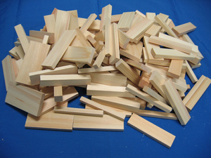 ** [ hinoki ] less .. . construction raw materials. edge material ( small ) **