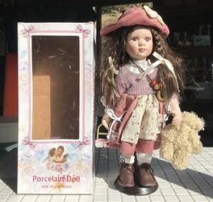 【箱・スタンド付】Porcelain Doll 少女と熊のぬいぐるみ 身長30cm 函あり スタンド付属 ポーセリンドール 人形 西洋人形 ビスクドール