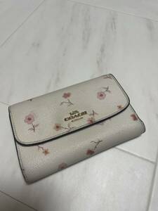 COACH コーチ　三つ折り財布　花柄