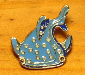 USA インポート Pins Badge ピンズ ピンバッジ ラペルピン 画鋲 ジンベイザメ 甚兵衛鮫 甚平鮫 サメ 水族館 海 魚 さかな かわいい T003-B