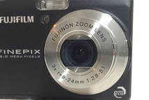 ★美品★FUJIFILM 富士フィルムデジカメ FinePix F60fd バッテリー,充電器付き 通電動作確認済 3xf＝8-24mm 1:2.8-5.1_画像6