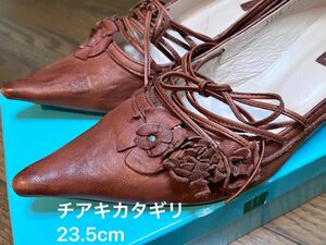 チアキカタギリ　23.5cm　ヒール3.5cm　梅田阪急にて購入　パンプス