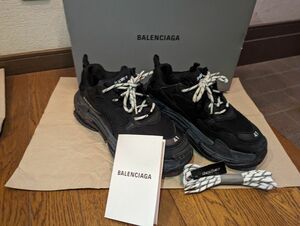 balenciaga triple s black