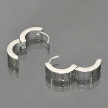 【バラ売り/1個】 ピアス サージカルステンレス フラットサーフェス シンプルなフープピアス 幅4.0mm 直径14.0mm 銀色_画像2