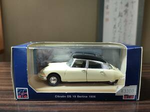 RIO 97 Citroen DS19 Berlina 1956 　　リオ　シトロエン DS19 　クリーム／黒