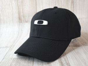 ★未使用品★OAKLEY オークリー ゴルフ スポーツ L-XL キャップ 帽子 メタルエンブレム USモデル J83