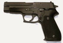 P220はとてもポピュラーな銃です。