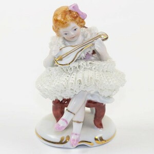 Royal Porcelain ロイヤルポーセリン 楽器 少女 置物 陶器 レースドール 高さ 約11.7cm #18070