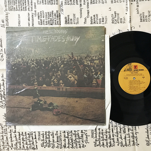 US ORIG LP■Neil Young■Time Fades Away■Reprise シュリンク付美品 歌詞カード・ポスター付 オリジナル ステレオ【試聴できます】