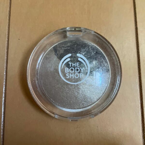 送料無料　ボディショップ　THE BODY SHOP アイシャドウ アイカラー 送料込み