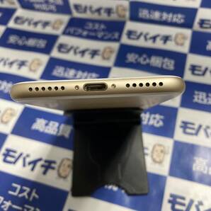 ジャンク品 ★MNCM2J/A iPhone7 128GB SIMフリー ゴールド 電池100％★送料無料★9692の画像4