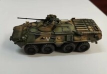 【マチルダ】ARTISN ロシア BTR80A 装甲車両 三色塗装赤旗付き完成モデル戦車 1/72サイズ 0437⑰_画像4