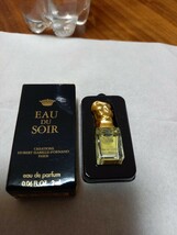 未使用　sisley EAU DU SOIR eau de parfum 2mlオードゥ　ソワール　オードゥパルファン ミニ香水 ミニボトル_画像1