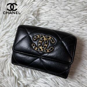 極美品　現行モデル　CHANEL シャネル　ディズヌフ　30番台　三つ折り　財布　ラムスキン　マトラッセ　ブラック　レザー