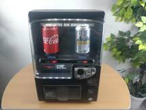 2469-01★レア品/冷媒良好★アピックス APICE VENDING MACHINE 自販機型保冷庫 ミニ冷蔵庫 家庭用 65Ｗ AVM-400-BK 2005年製★_画像1