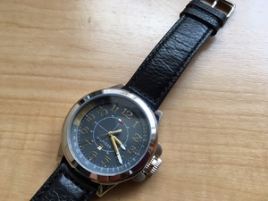 KK155 良品 良デザイン TOMMY HILFIGER トミーヒルフィガー デイト TH.183.純正革ベルト シルバー×グレーカラー クオーツ メンズ 腕時計