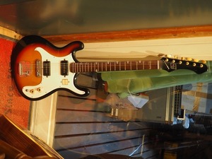 値下げスタート！激レア！１９６０年代のGuyatone 電気ギターです。