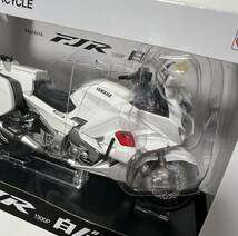 未使用品 アオシマ 1/12 完成品バイクシリーズ ヤマハ YAMAHA FJR 1300P 白バイ 警視庁_画像2