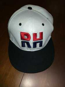 RH刺繍　ビッグロゴ　スナップバックキャップ　野球帽　ベースボールキャップ　フリーサイズ